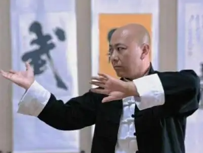 刘凯庆(易古龙) 刘凯庆(易古龙)